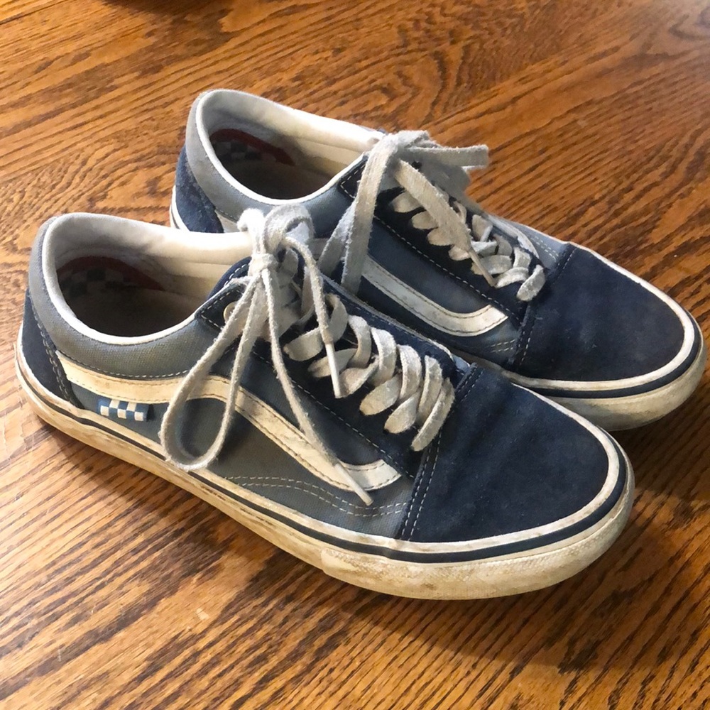 Vans mens “words #1 skateboarding shoe” lowtop vans